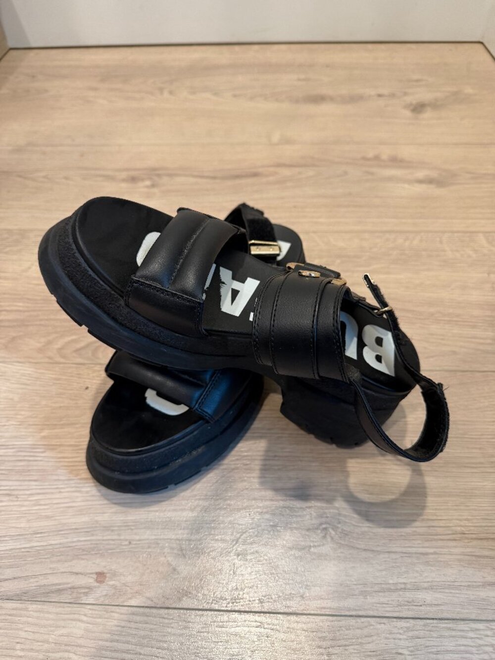 Buffalo London Black Chunky Platform Buckle Sandals | EU 38 / US 7.5